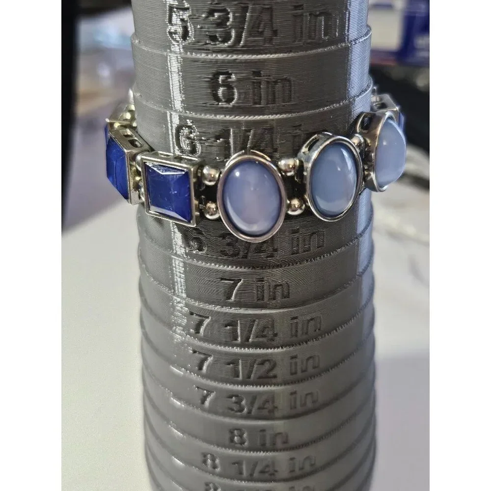 *Sale* Small silver tone blue stretch bracelet 6.5